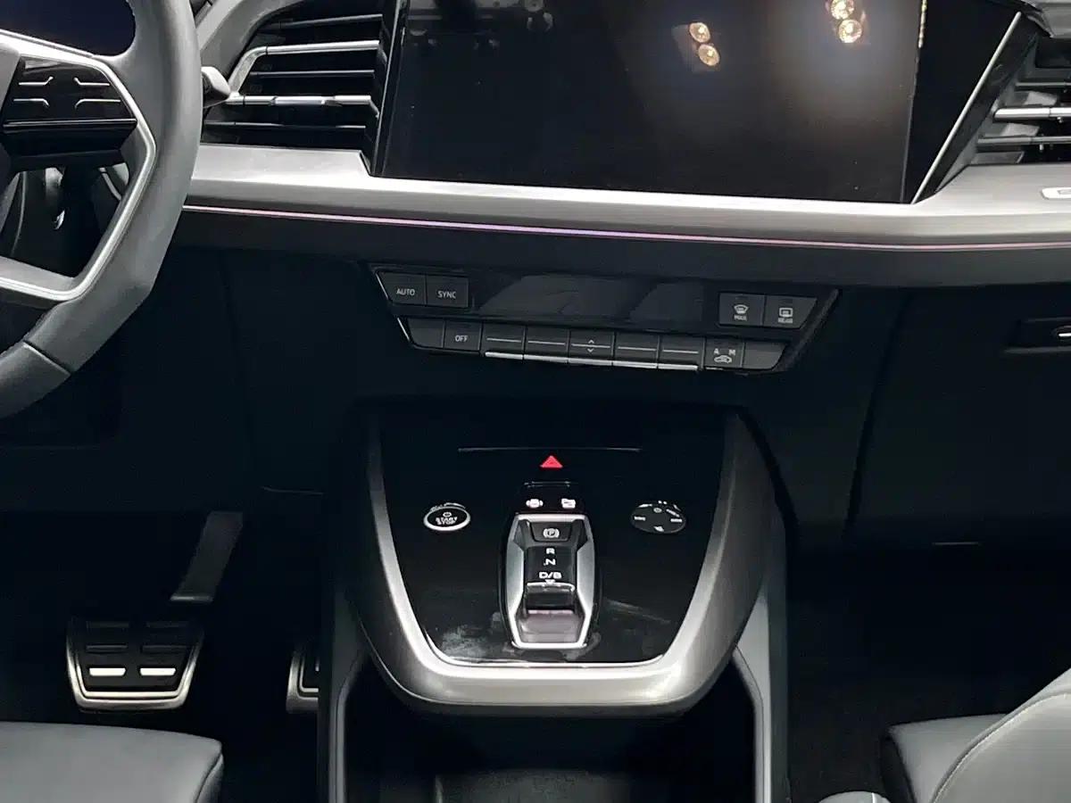 Audi Q4 e-tron 2024 Model 40 e-tron Adventure Edition — миниатюра 13