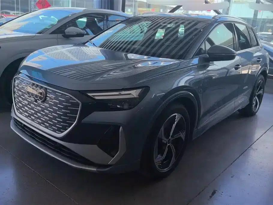 Audi Q4 e-tron 2023 50 e-tron quattro Expansion Edition — миниатюра 1