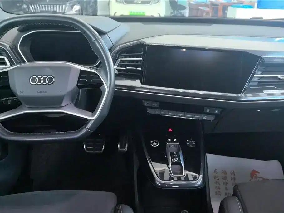Audi Q4 e-tron 2023 50 e-tron quattro Expansion Edition — миниатюра 12