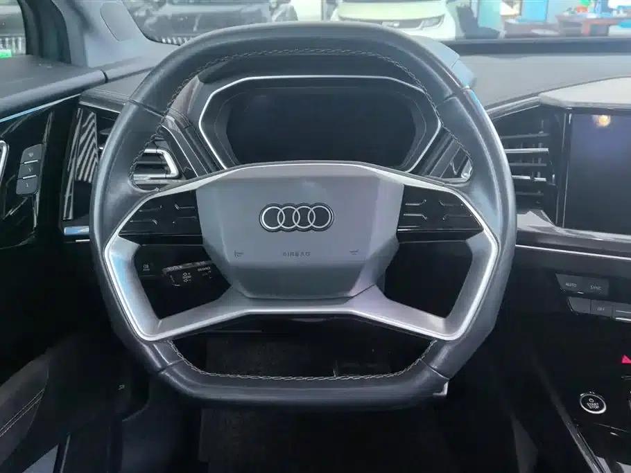 Audi Q4 e-tron 2023 50 e-tron quattro Expansion Edition — миниатюра 15