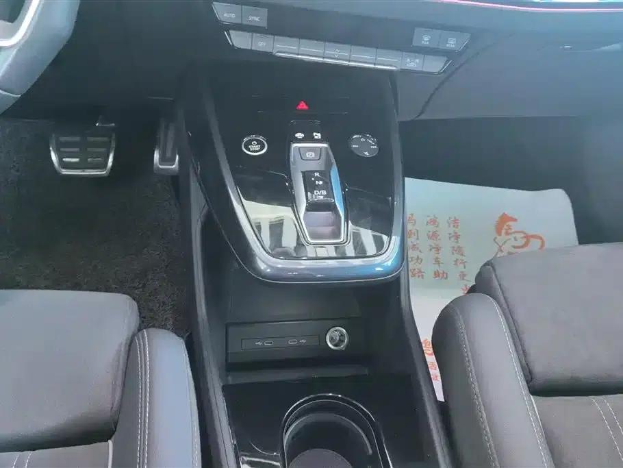 Audi Q4 e-tron 2023 50 e-tron quattro Expansion Edition — миниатюра 16