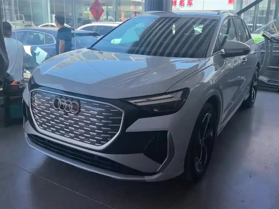 Audi Q4 e-tron 2023 Model 40 e-tron Adventure Edition — миниатюра 1