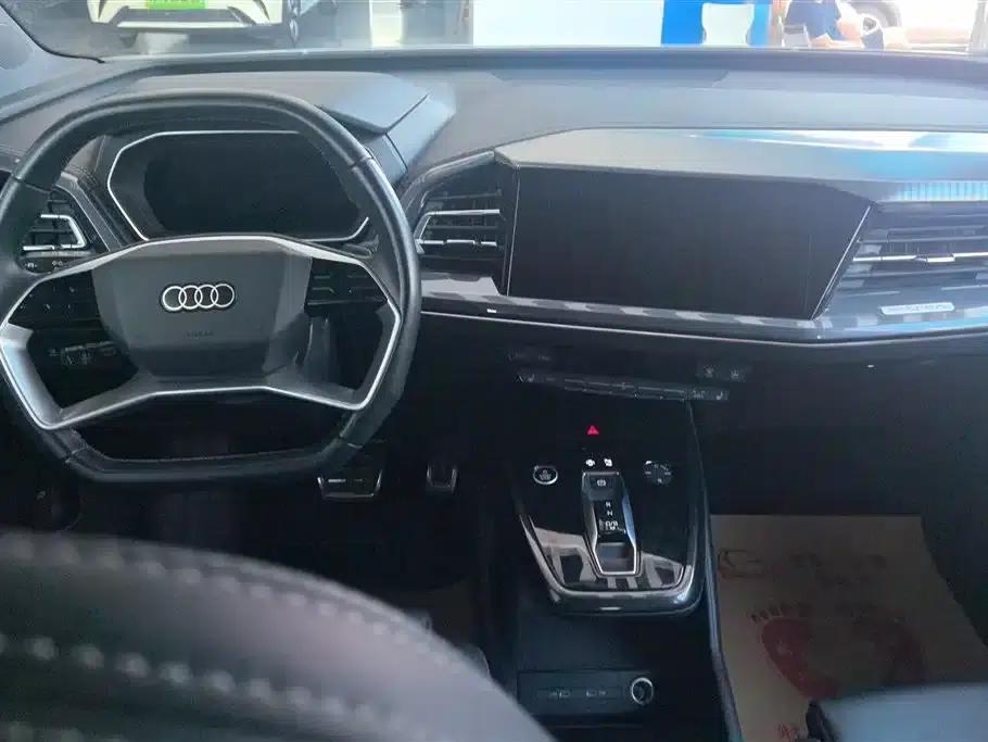 Audi Q4 e-tron 2023 Model 40 e-tron Adventure Edition — миниатюра 12