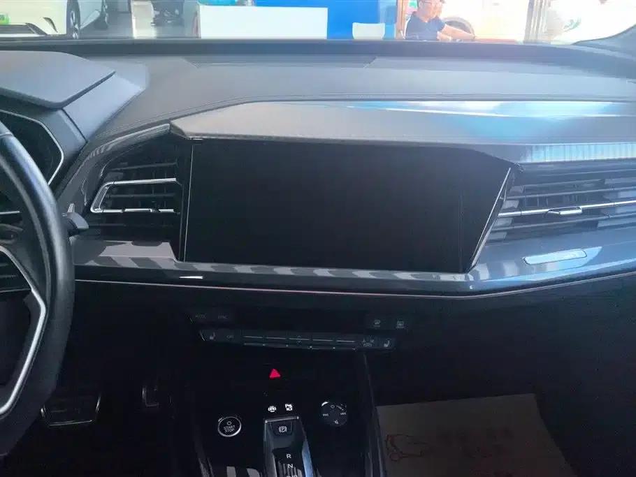 Audi Q4 e-tron 2023 Model 40 e-tron Adventure Edition — миниатюра 13