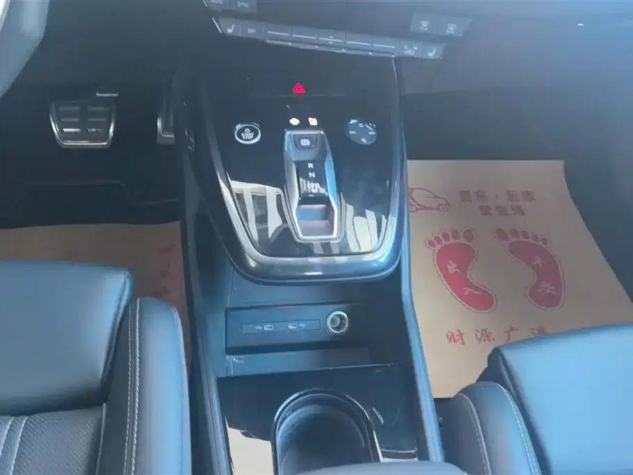 Audi Q4 e-tron 2023 Model 40 e-tron Adventure Edition — миниатюра 16