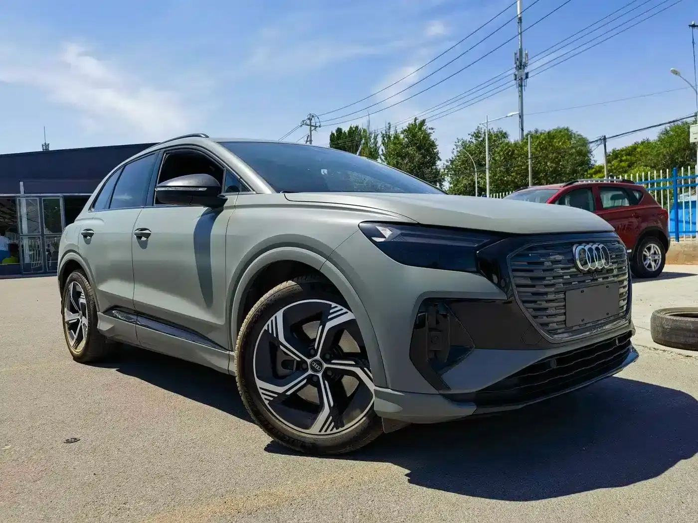 Audi Q4 e-tron 2023 Model 40 e-tron Trailblazer Night Edition — миниатюра 3