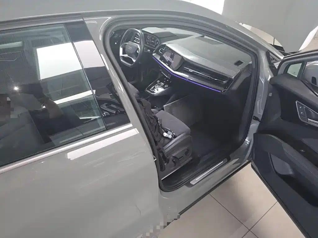 Audi Q4 e-tron 2022 Model 40 e-tron Trailblazer — миниатюра 11