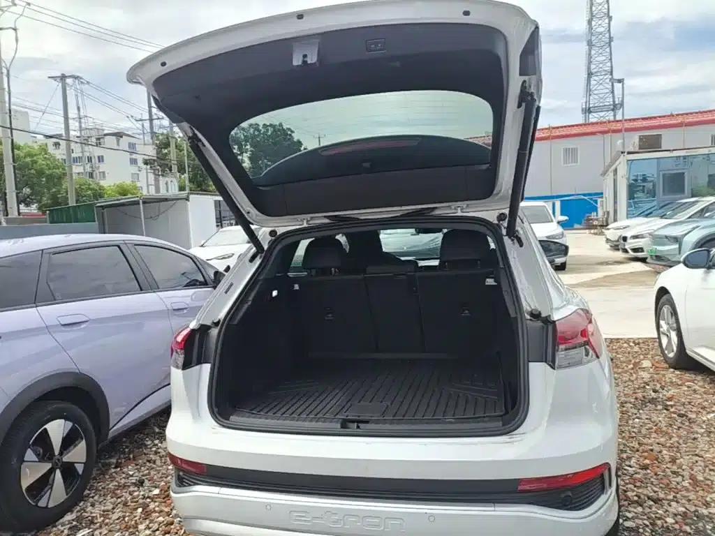 Audi Q4 e-tron 2023 Model 40 e-tron Trailblazer — миниатюра 19