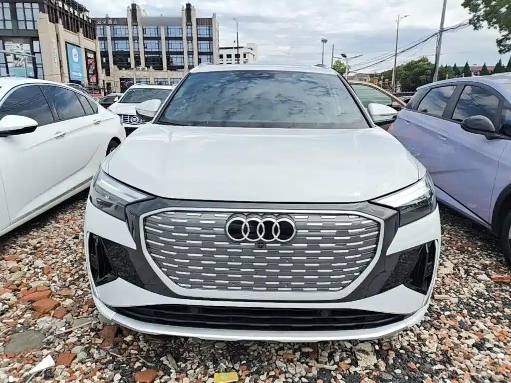 Audi Q4 e-tron 2023 Model 40 e-tron Trailblazer — миниатюра 3