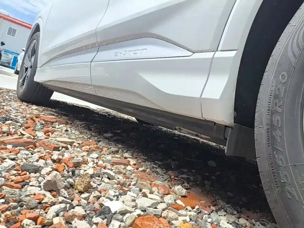 Audi Q4 e-tron 2023 Model 40 e-tron Trailblazer — миниатюра 22