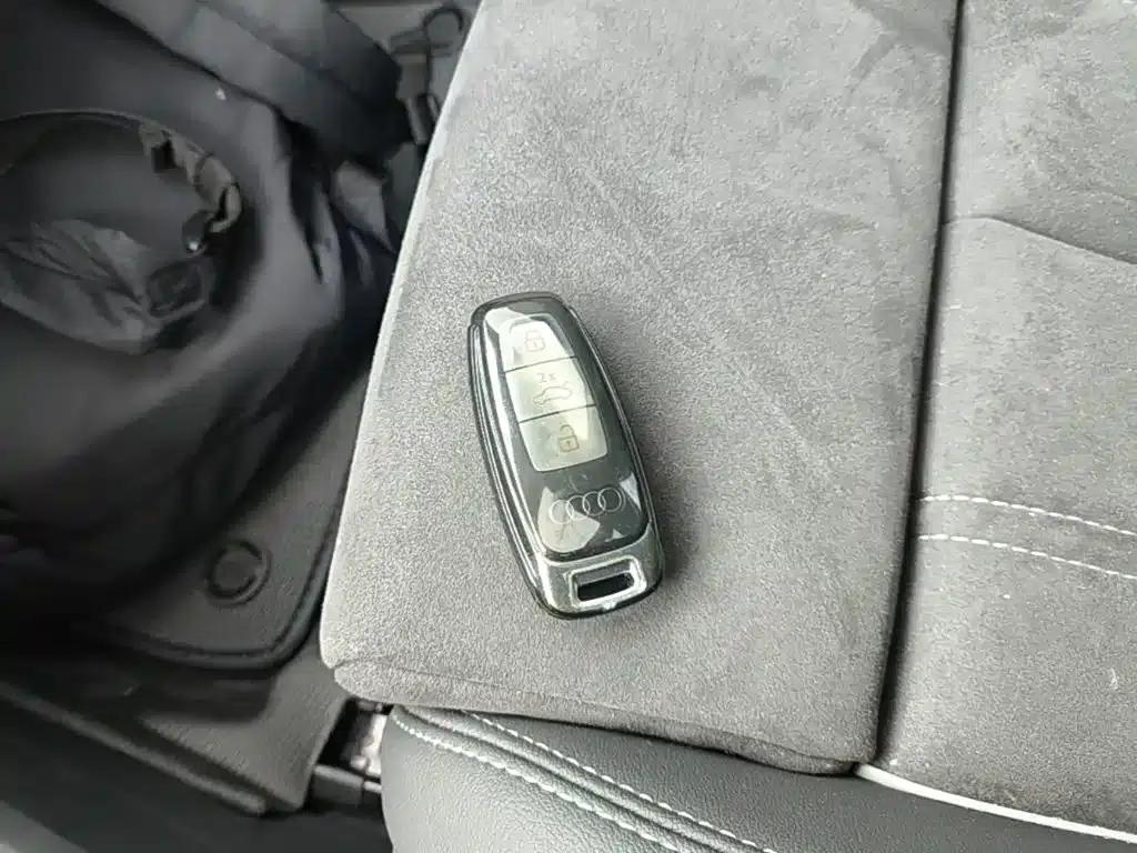Audi Q4 e-tron 2023 Model 40 e-tron Trailblazer — миниатюра 9