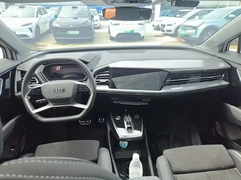 Audi Q4 e-tron 2023 Model 40 e-tron Trailblazer — миниатюра 10