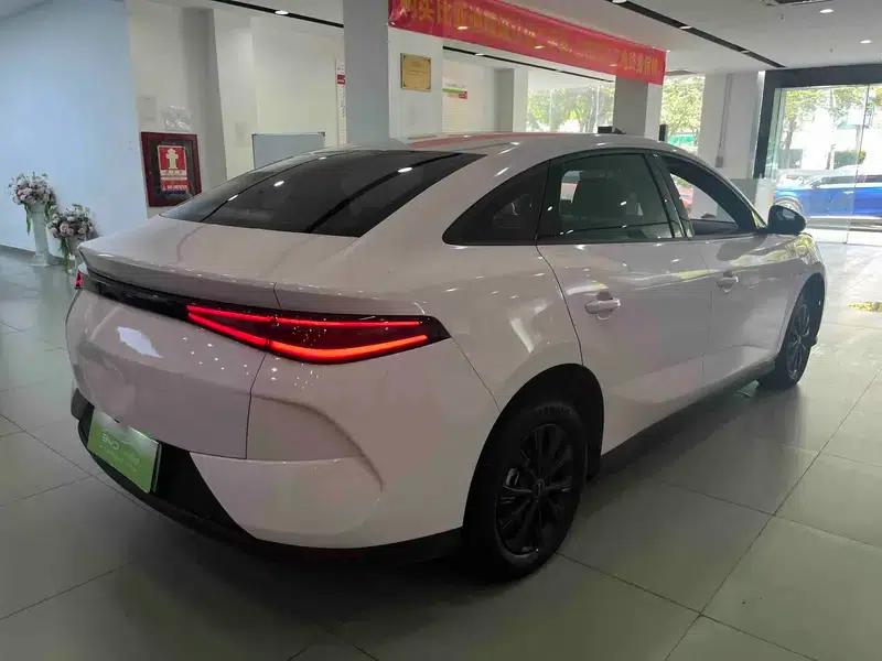 BYD e7 2025 Model 520km Smart Edition — миниатюра 6