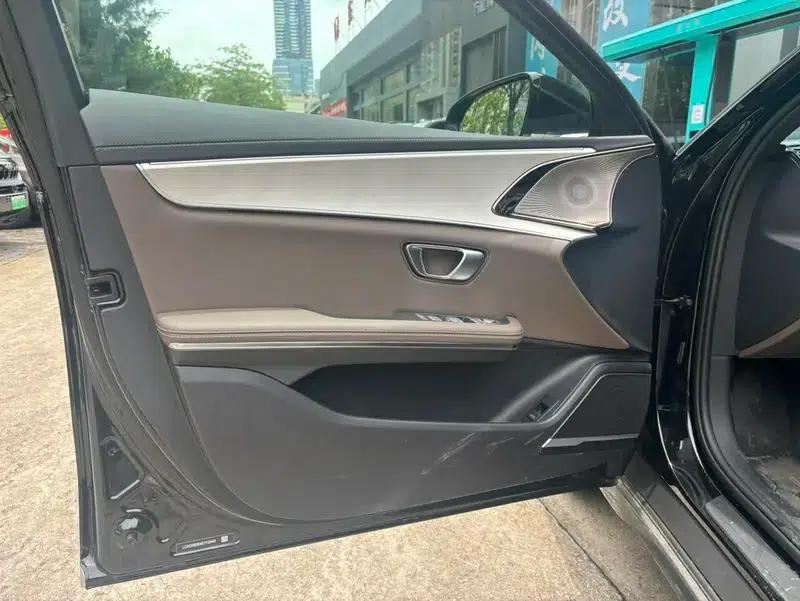 BYD e9 2025 Model, 506km/h Luxury Edition — миниатюра 14