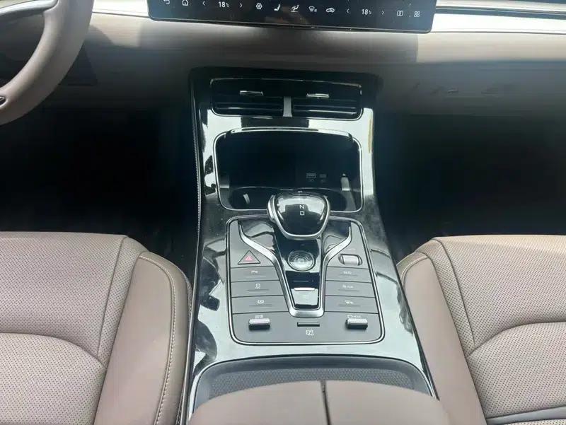 BYD e9 2025 Model, 506km/h Luxury Edition — миниатюра 19