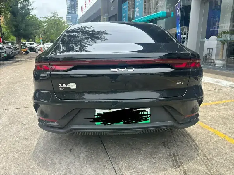 BYD e9 2025 Model, 506km/h Luxury Edition — миниатюра 5