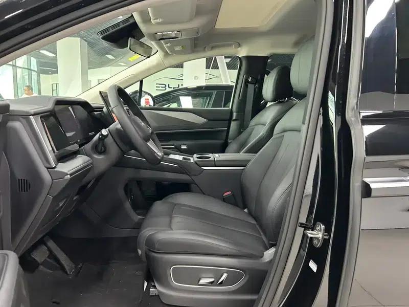 BYD M9 2025 1060 Navigator Edition — миниатюра 10