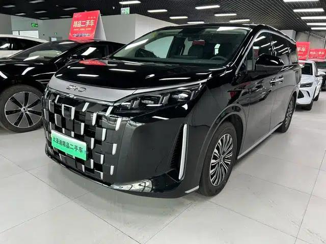 BYD M9 2025 1060 Navigator Edition