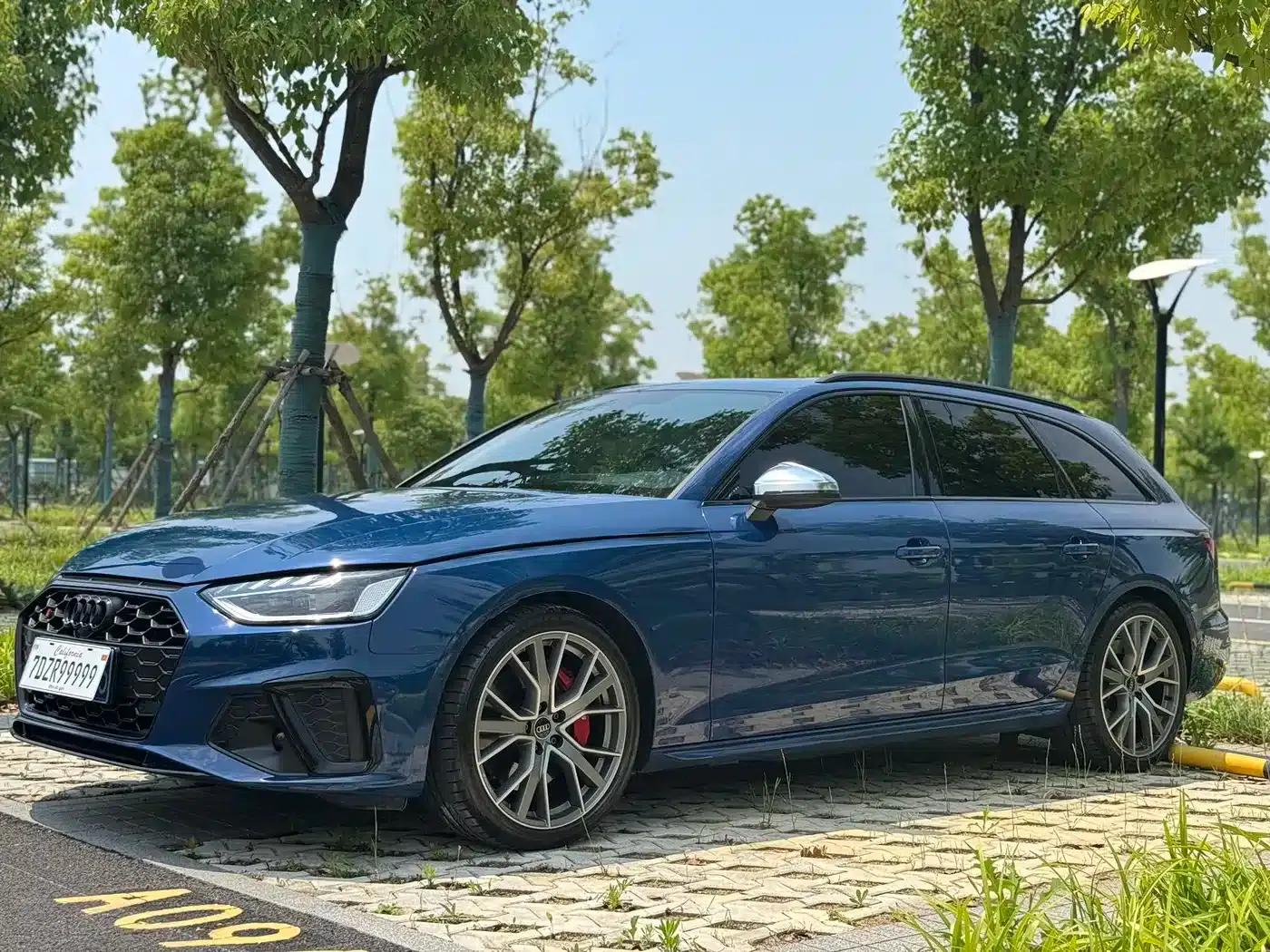 2025 Audi S4 Avant 3.0TFSI — миниатюра 1