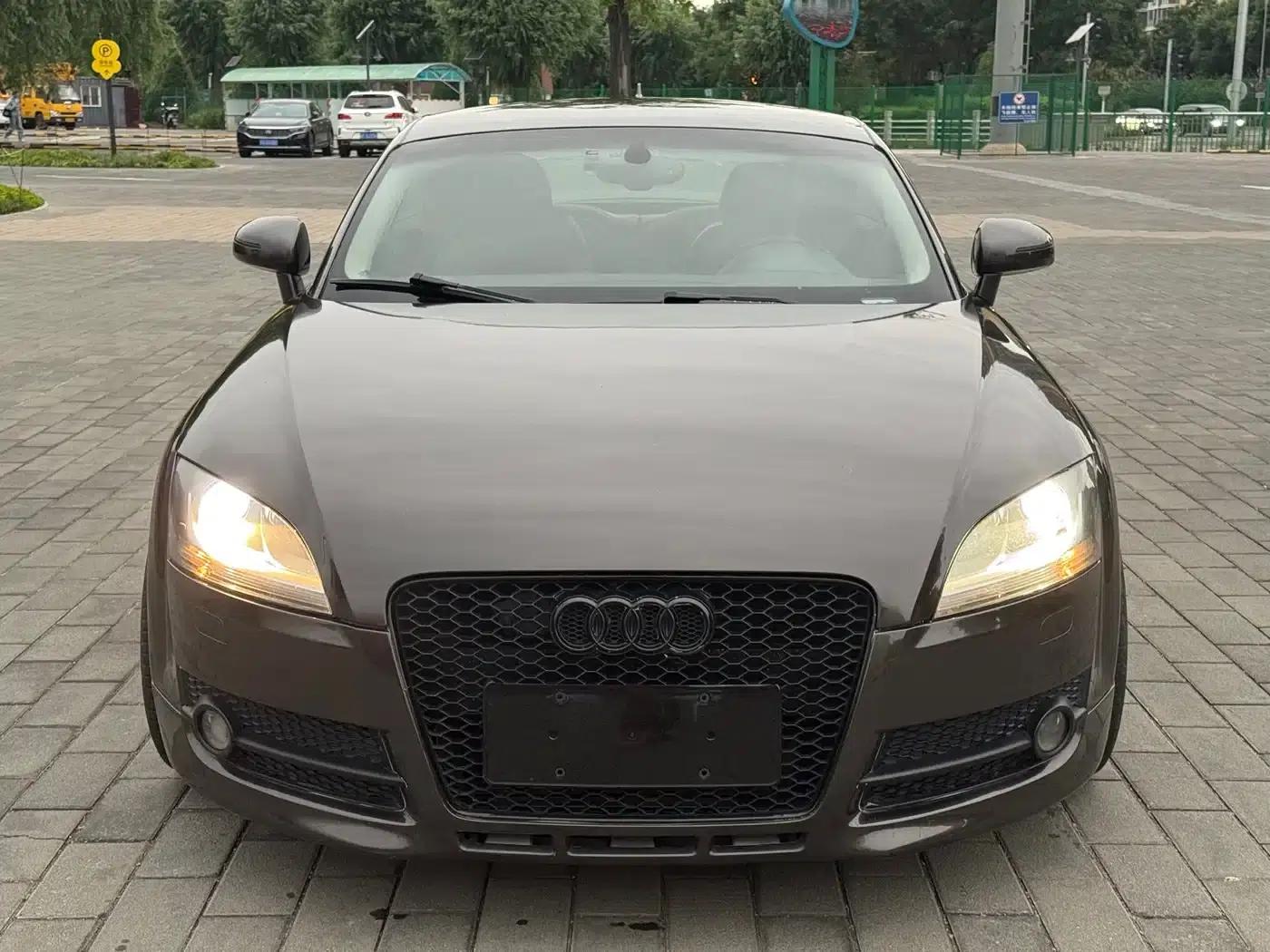 Audi TT 2010 TT 2.0TFSI Collector's Edition — миниатюра 2