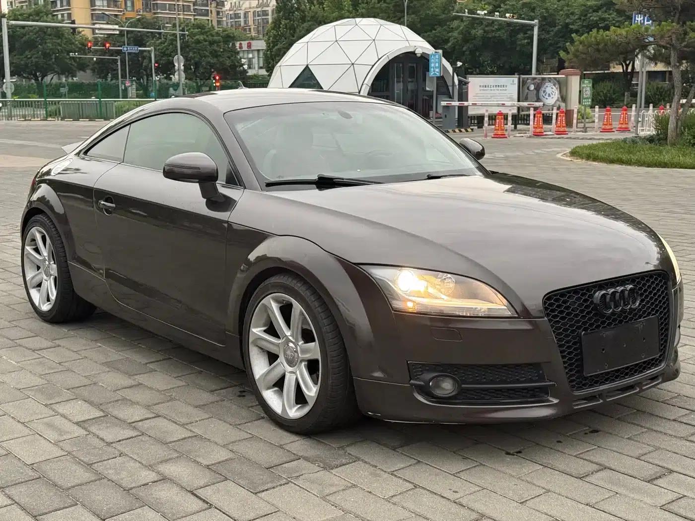 Audi TT 2010 TT 2.0TFSI Collector's Edition — миниатюра 3