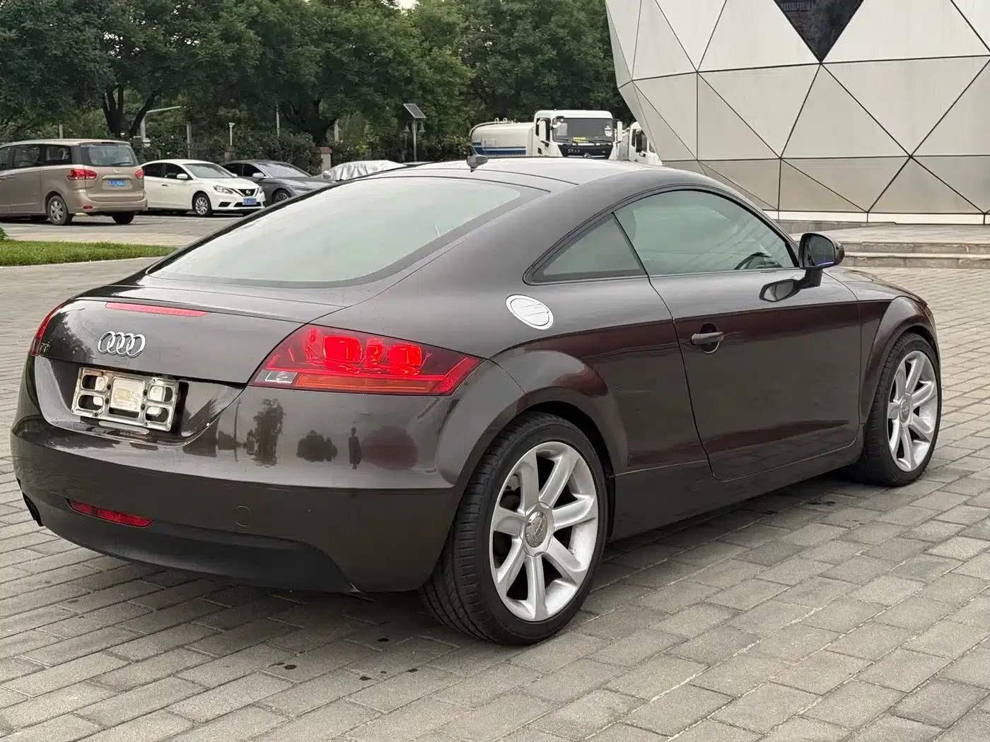 Audi TT 2010 TT 2.0TFSI Collector's Edition — миниатюра 4
