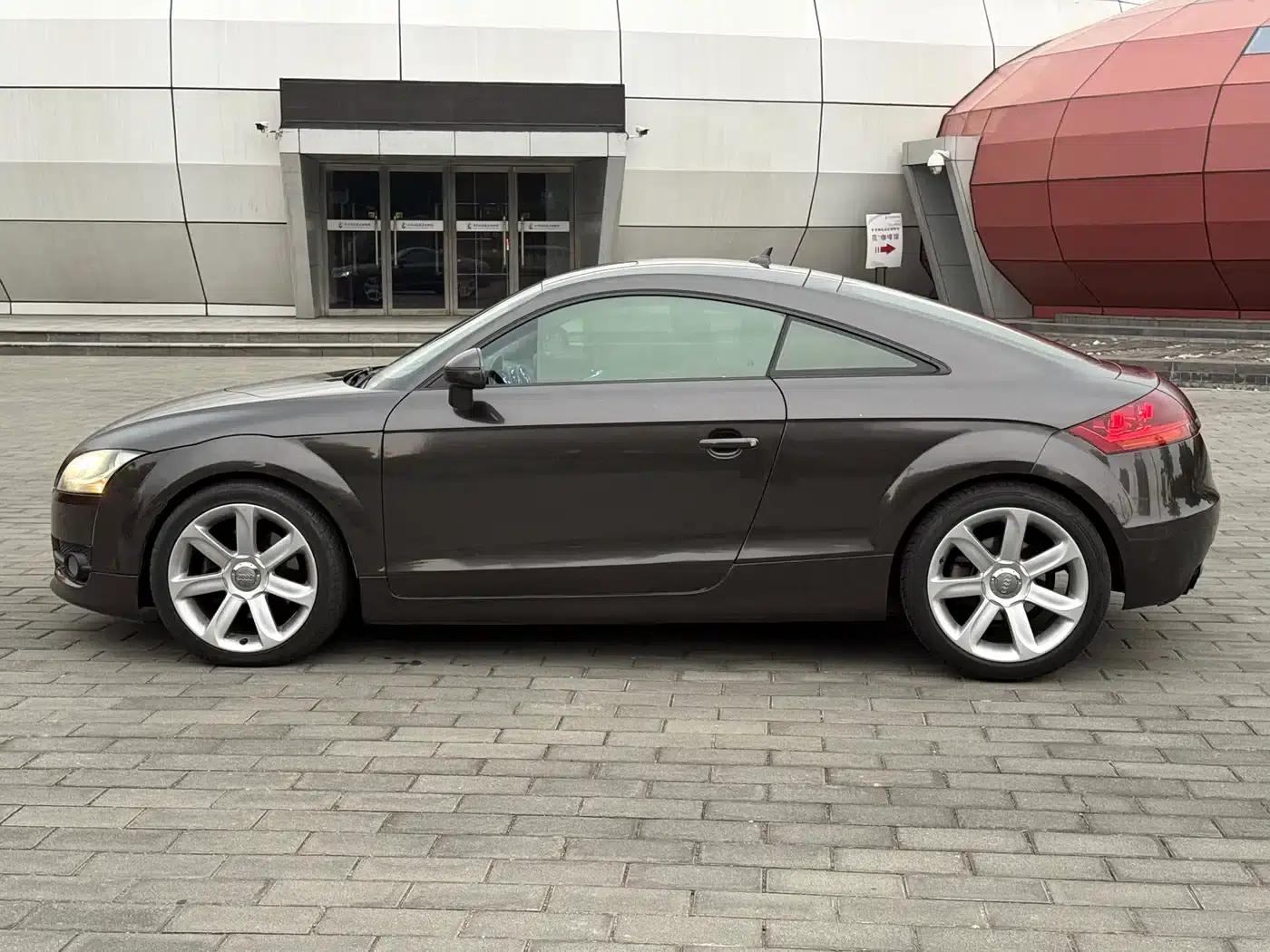Audi TT 2010 TT 2.0TFSI Collector's Edition — миниатюра 7
