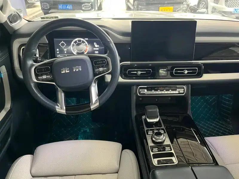 Beijing BJ60 2022 2.0T Automatic 11-seater — миниатюра 15