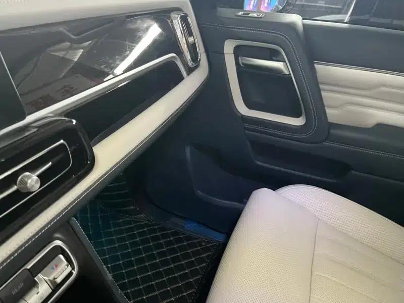 Beijing BJ60 2022 2.0T Automatic 11-seater — миниатюра 22