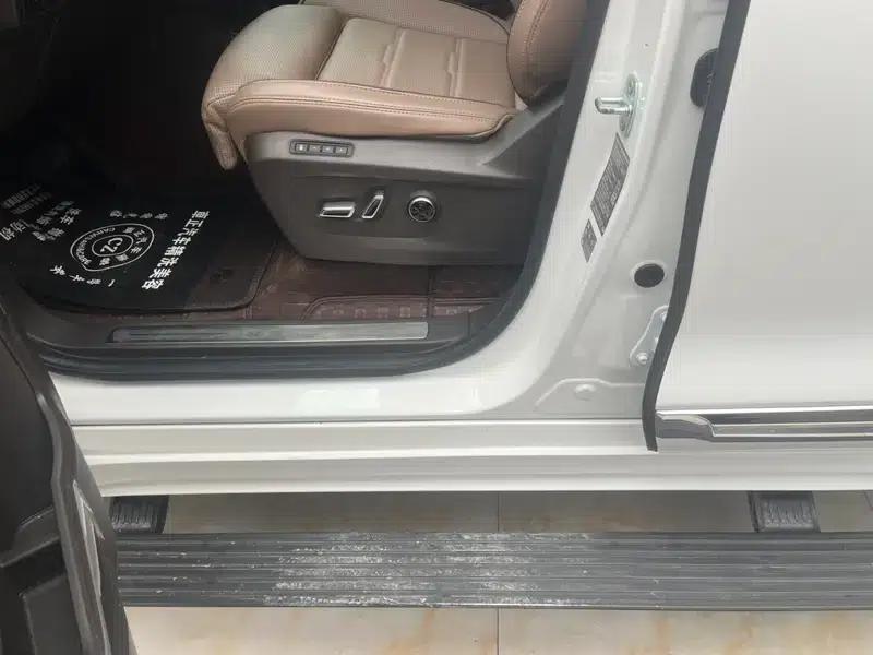 Beijing BJ60 2022 2.0T Automatic 11-seater — миниатюра 11