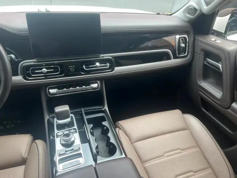 Beijing BJ60 2022 2.0T Automatic 11-seater — миниатюра 15