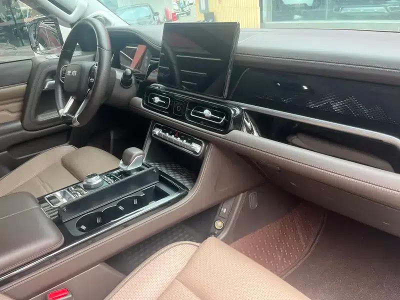 Beijing BJ60 2022 2.0T Automatic 11-seater — миниатюра 16