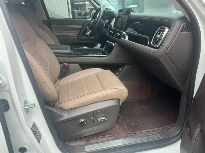 Beijing BJ60 2022 2.0T Automatic 11-seater — миниатюра 8