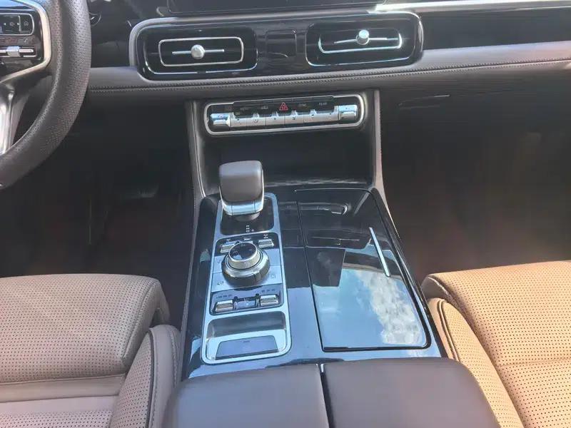 Beijing BJ60 2022 2.0T Automatic 11-seater — миниатюра 11