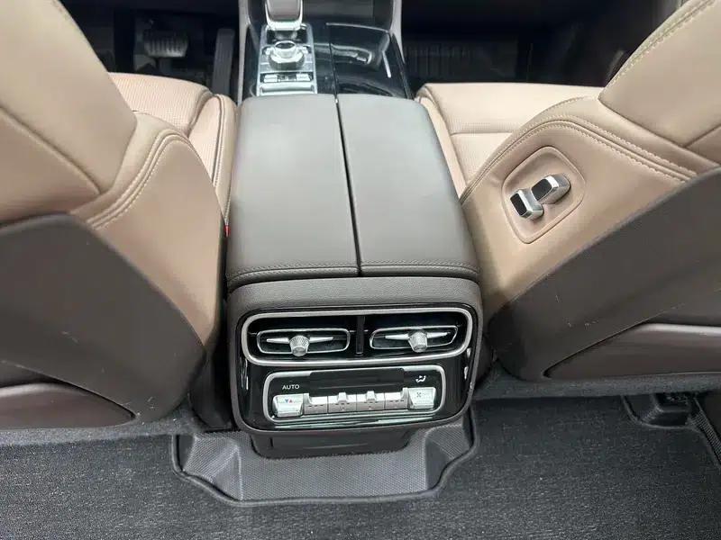 Beijing BJ60 2022 2.0T Automatic 11-seater — миниатюра 7