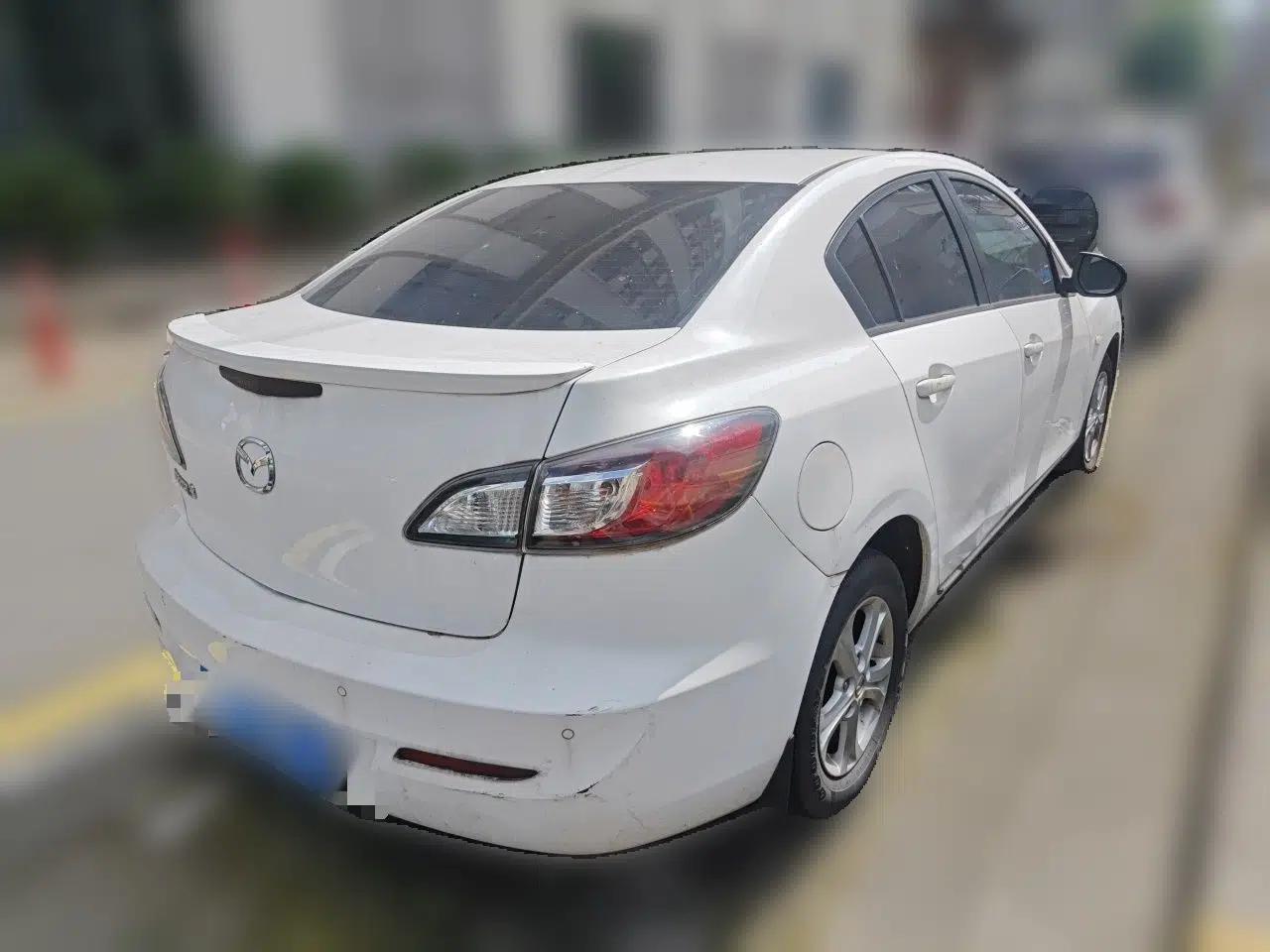 Mazda 3 2013 Sedan 1.6L Automatic Elite Model — миниатюра 6