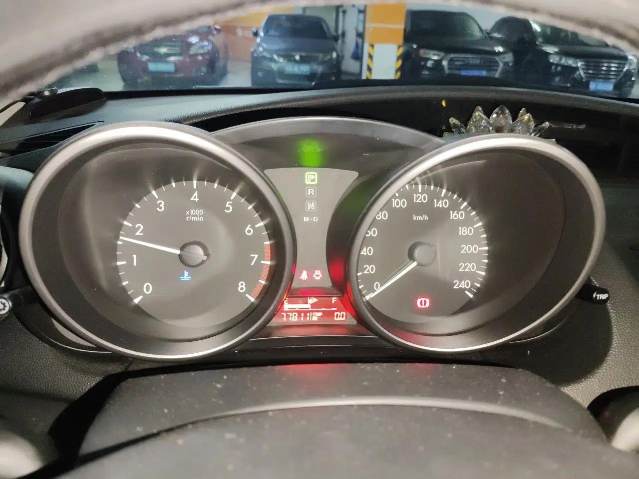 Mazda 3 2011 Sedan 1.6L Automatic Comfort Model — миниатюра 11