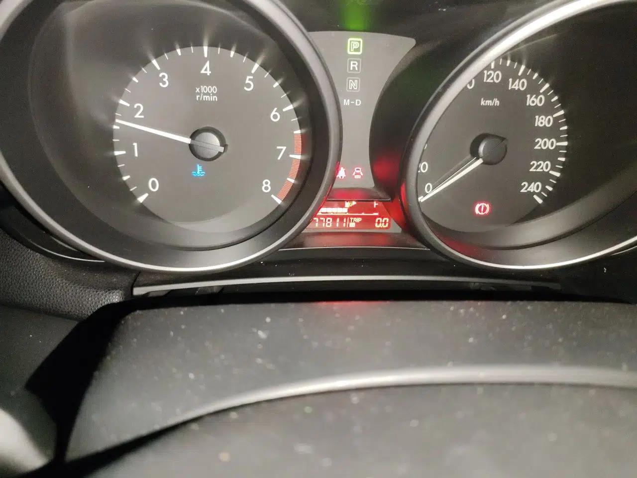 Mazda 3 2011 Sedan 1.6L Automatic Comfort Model — миниатюра 12