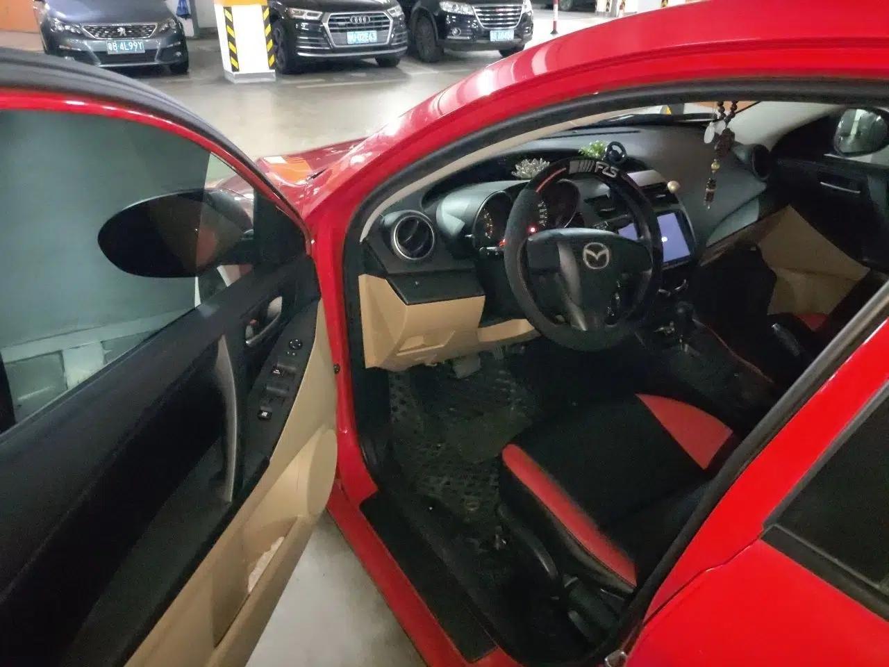 Mazda 3 2011 Sedan 1.6L Automatic Comfort Model — миниатюра 16