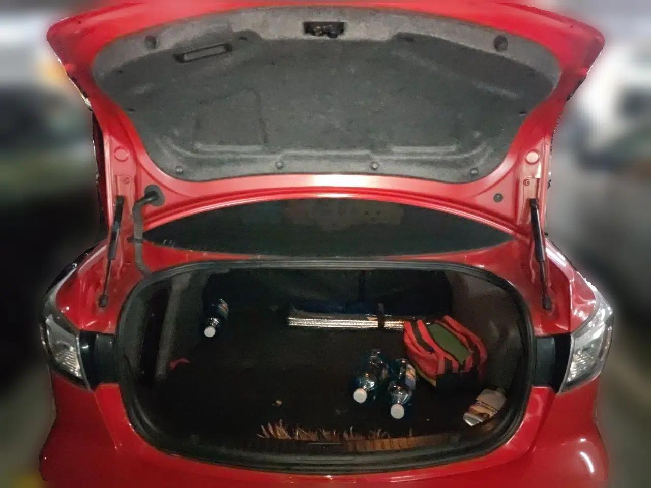 Mazda 3 2011 Sedan 1.6L Automatic Comfort Model — миниатюра 19
