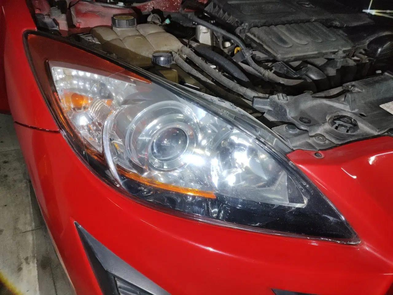 Mazda 3 2011 Sedan 1.6L Automatic Comfort Model — миниатюра 7
