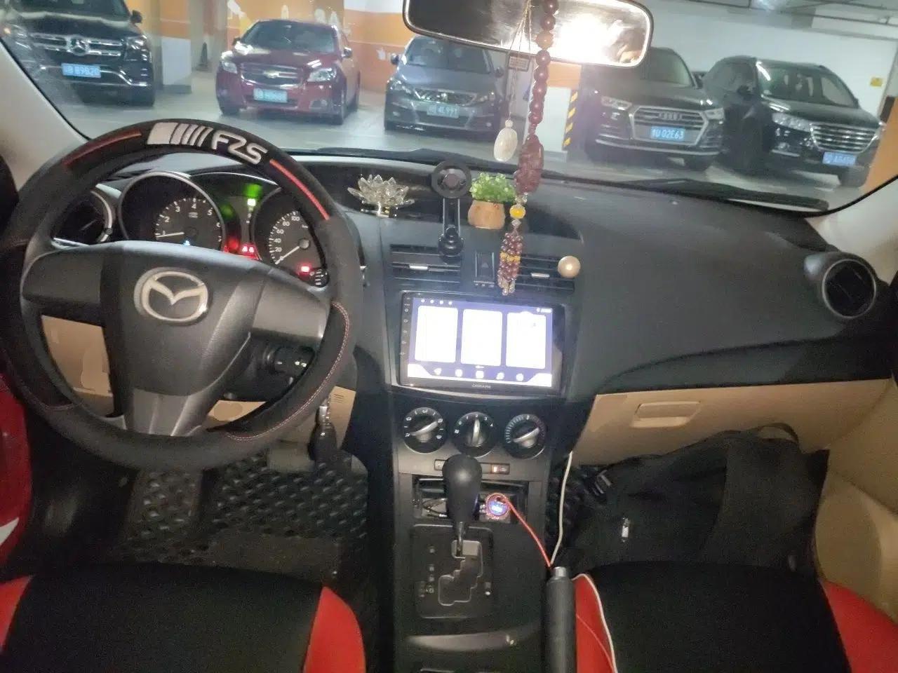 Mazda 3 2011 Sedan 1.6L Automatic Comfort Model — миниатюра 9
