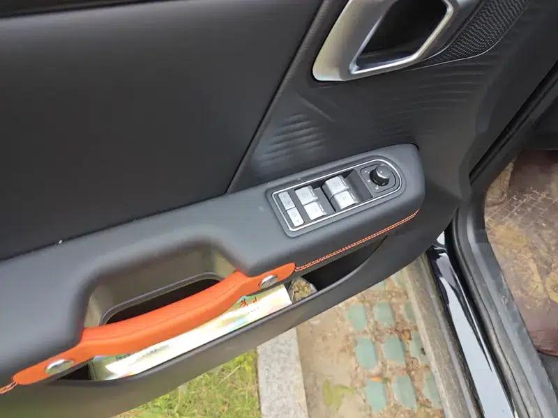 Beijing BJ30 2026 Traveler 1.5T DCT Standard Edition — миниатюра 15
