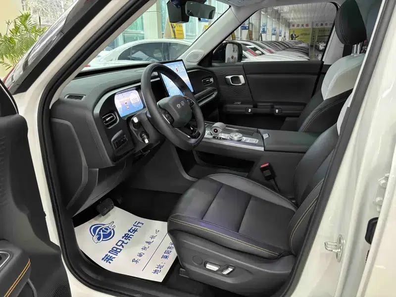 Beijing BJ30 2024 1.5T DCT 2WD Light Off-Road Pro Edition — миниатюра 7