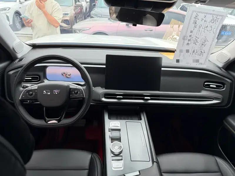 Beijing BJ30 2024 1.5T DCT 2WD Light Off-Road Pro Edition — миниатюра 11