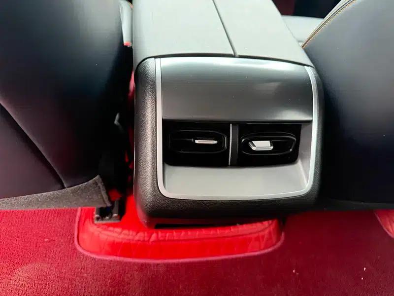 Beijing BJ30 2024 1.5T DCT 2WD Light Off-Road Pro Edition — миниатюра 7