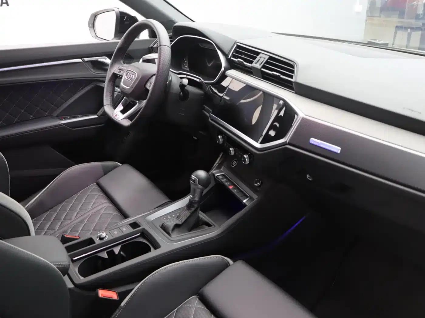 Audi Q3 Sportback 2024 40 TFSI Fashion Edition — миниатюра 11