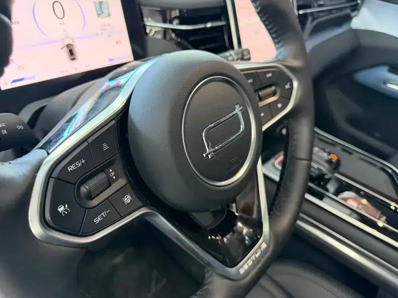 Bestune T90 2023 2.0T Automatic Luxury Edition — миниатюра 12