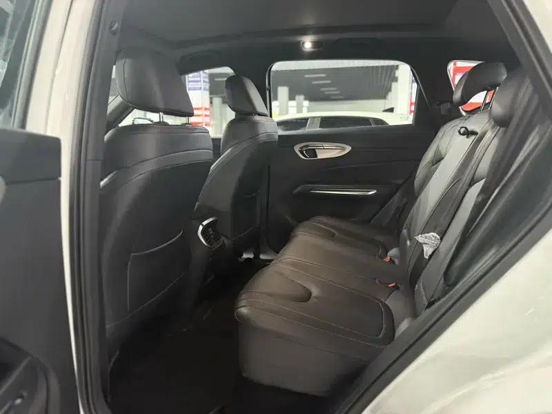 Bestune T90 2025 Dragon Edition 1.5T Comfort Model — миниатюра 9