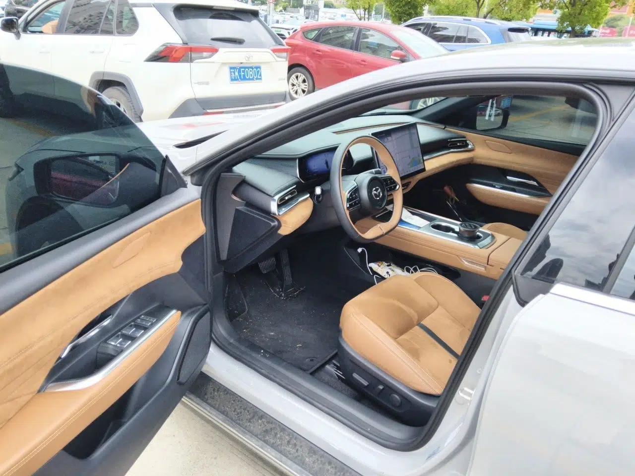 Mazda EZ-6 2024 Range-Extended 200 Zhiya Edition — миниатюра 16